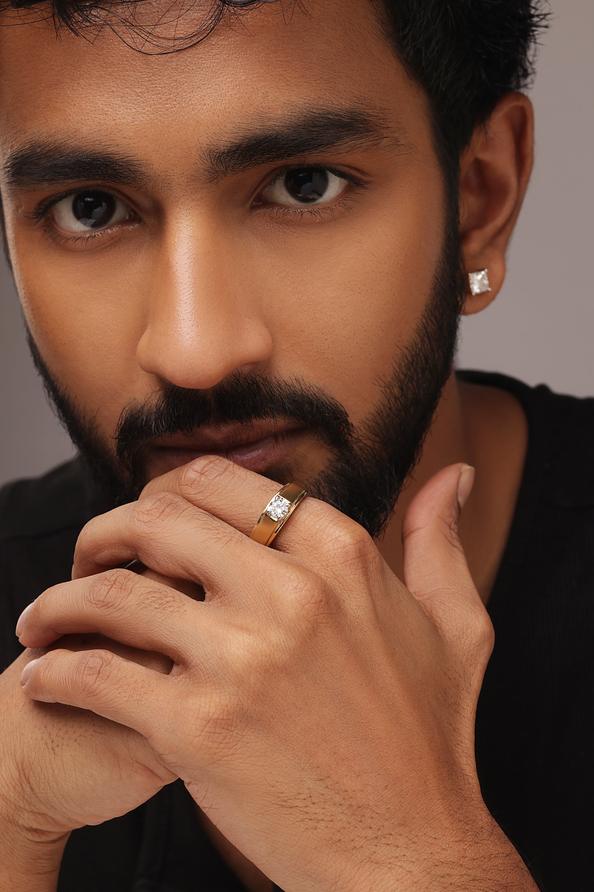ROUND BRILLIANT DIAMOND RING