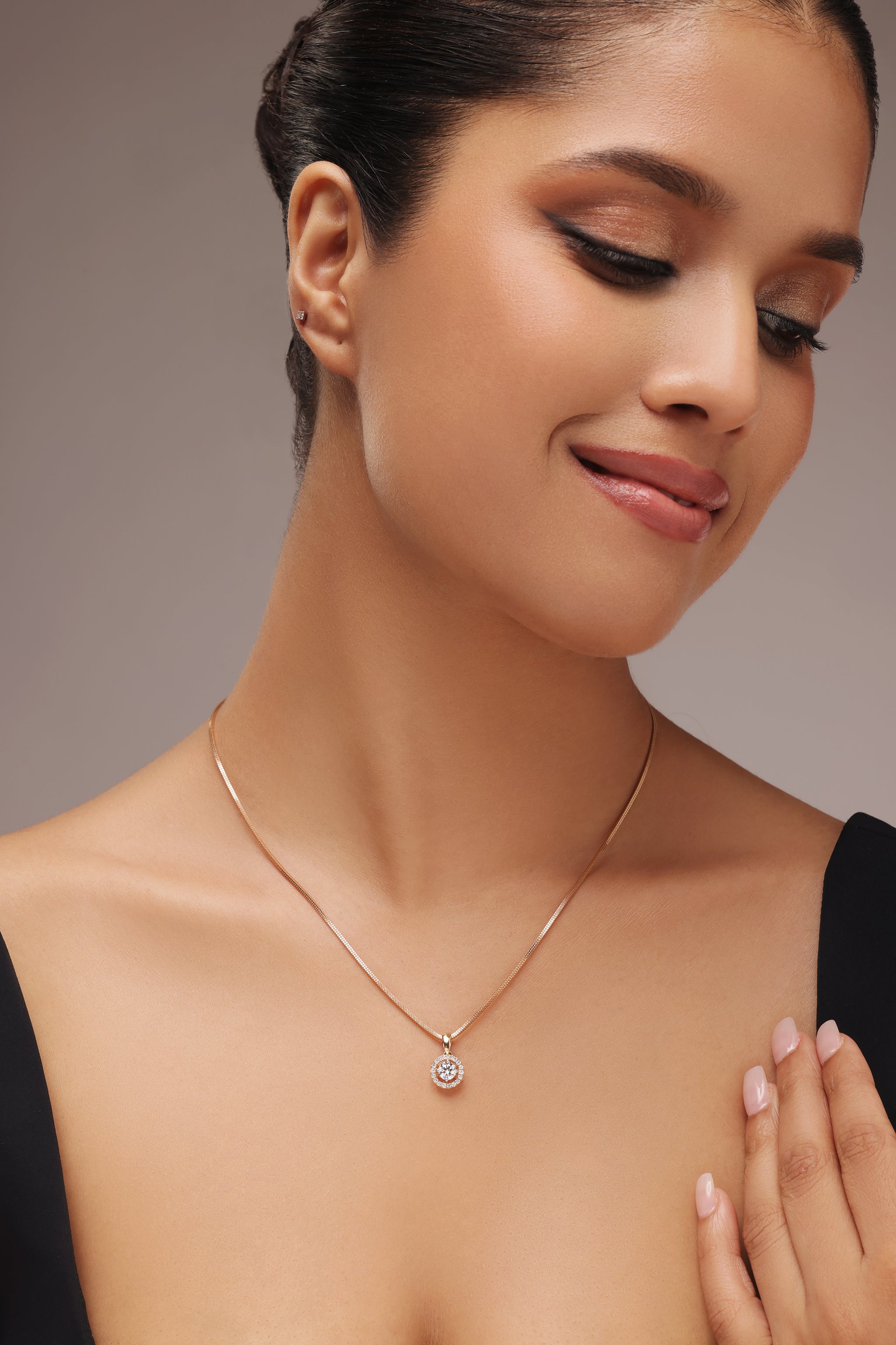 Round Halo Diamond Pendant