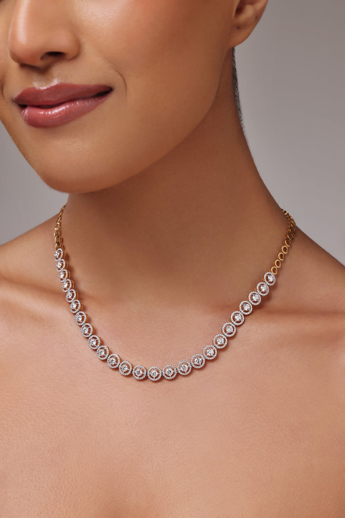 Round Halo Link Necklace