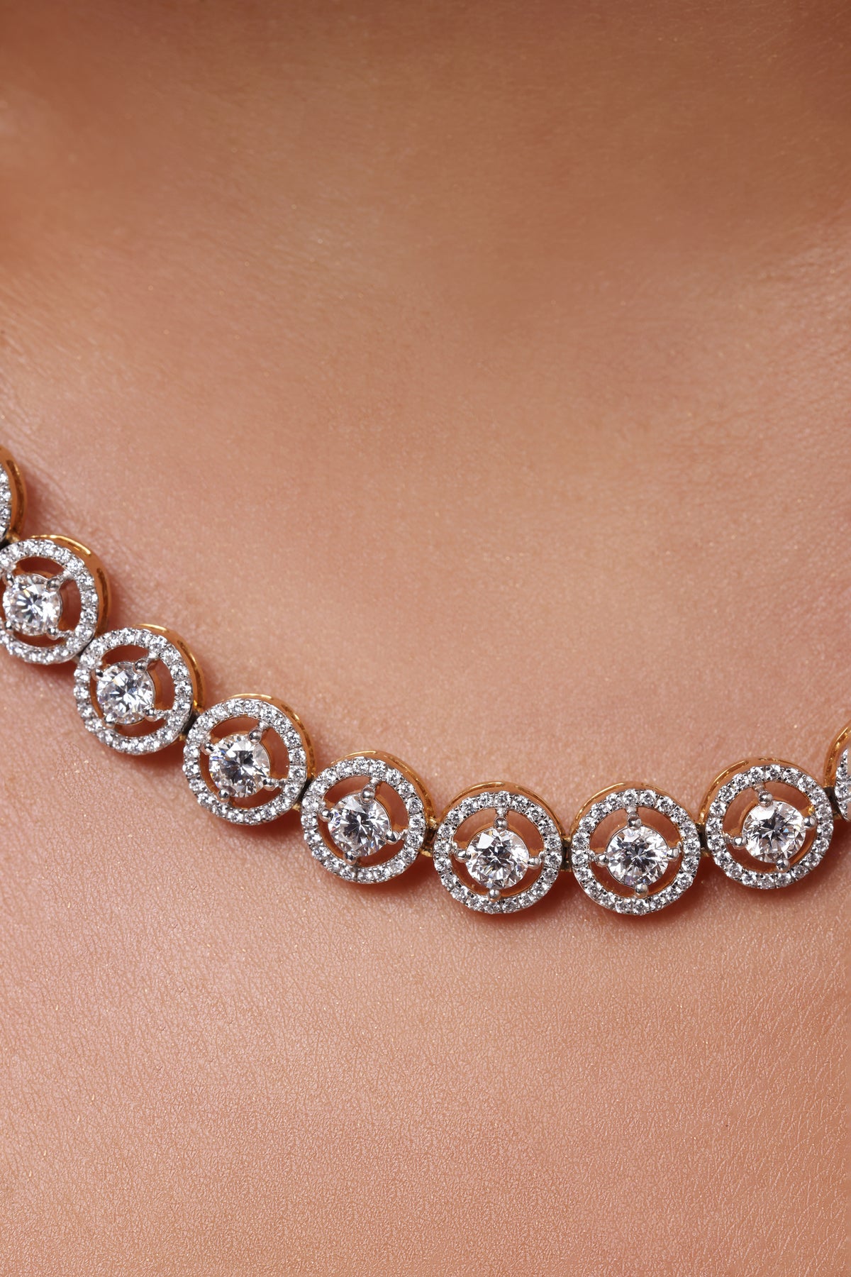 Round Halo Link Necklace