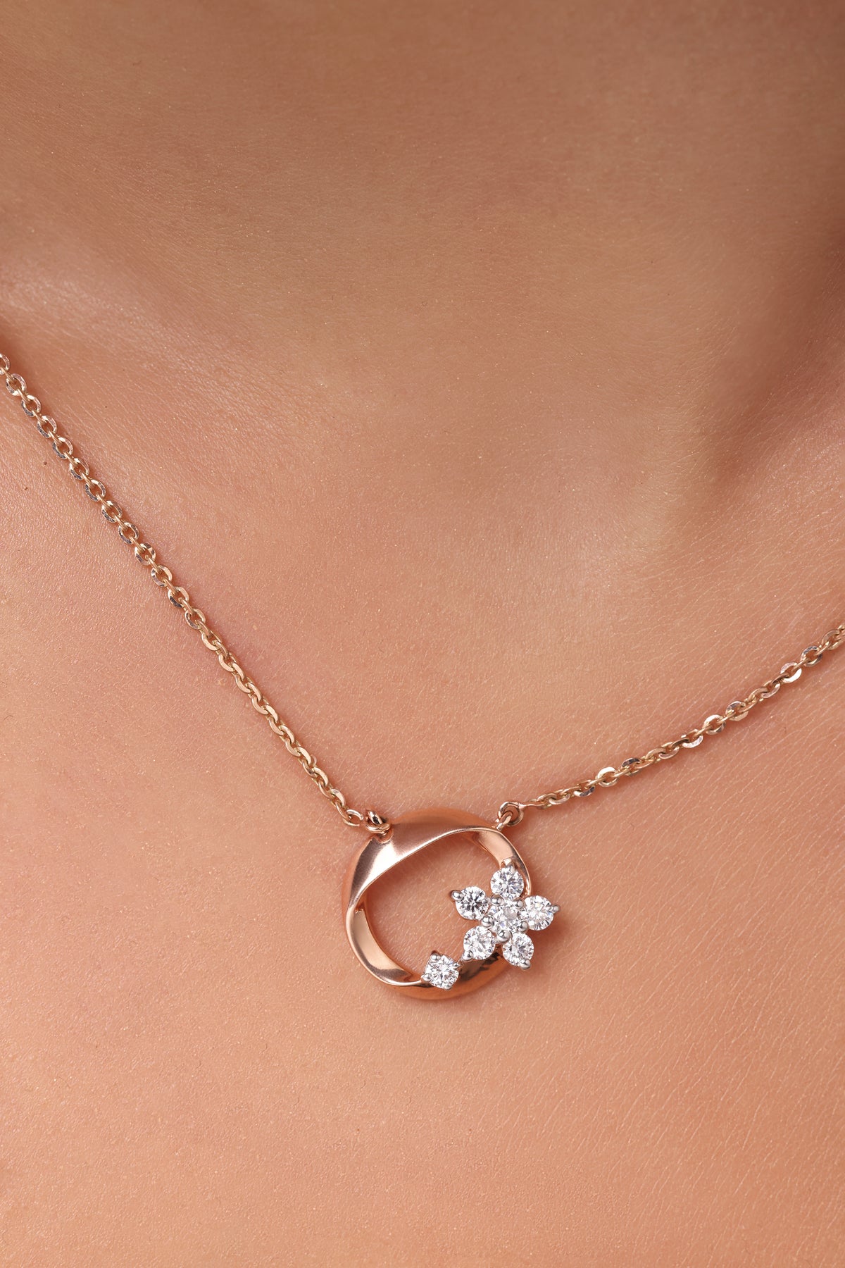 Pavé Flower Circle Pendant