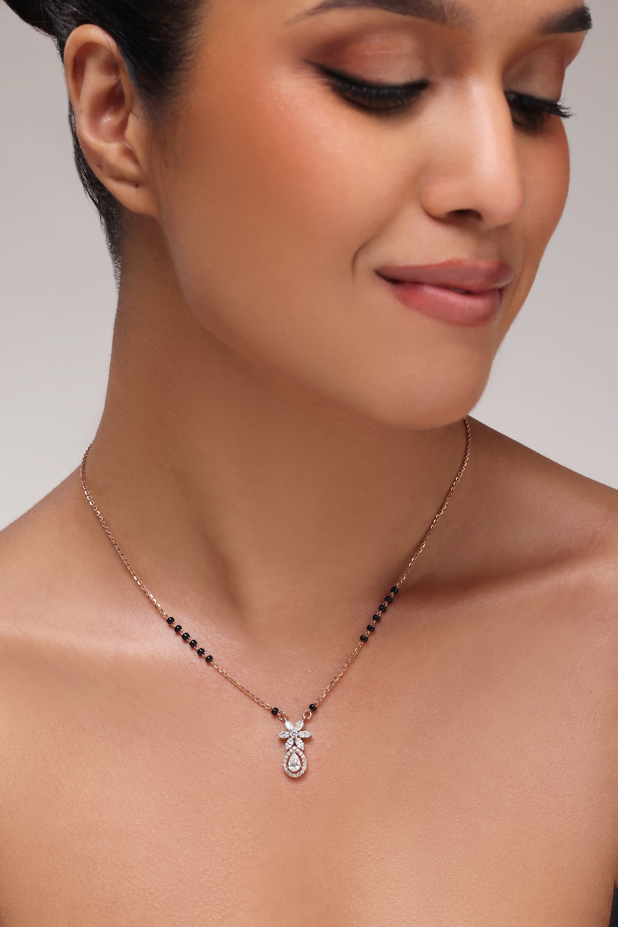 Floral Drop Diamond Tanmaniya