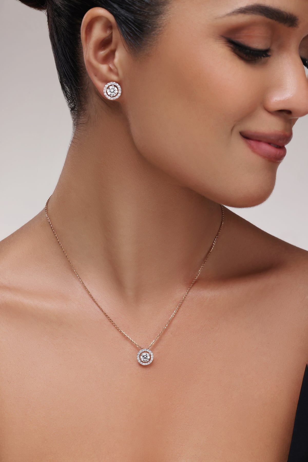 Round Cut Halo Pendant