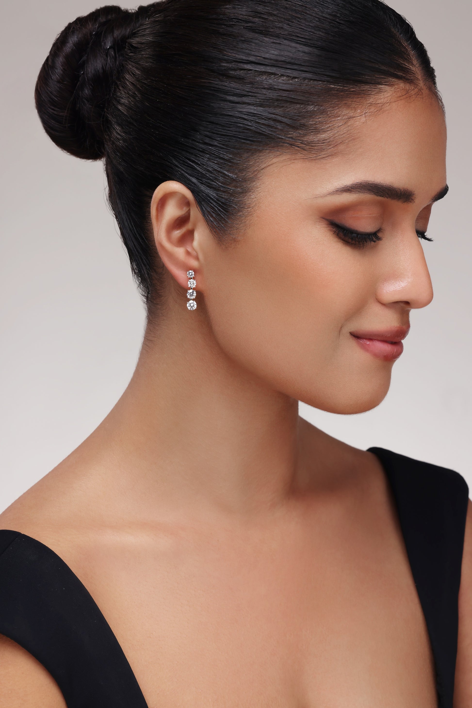 Round Diamond Drop Earrings