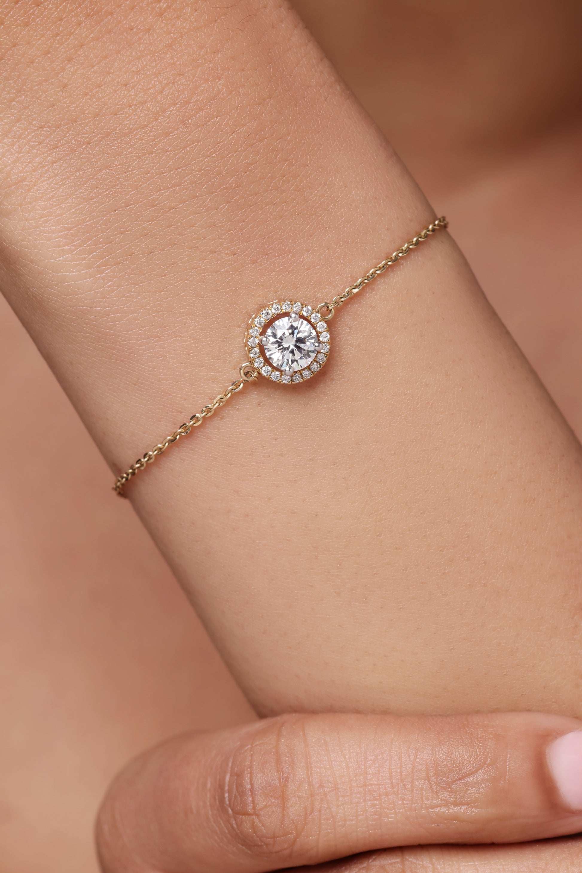 Round Diamond Halo Chain Bracelet