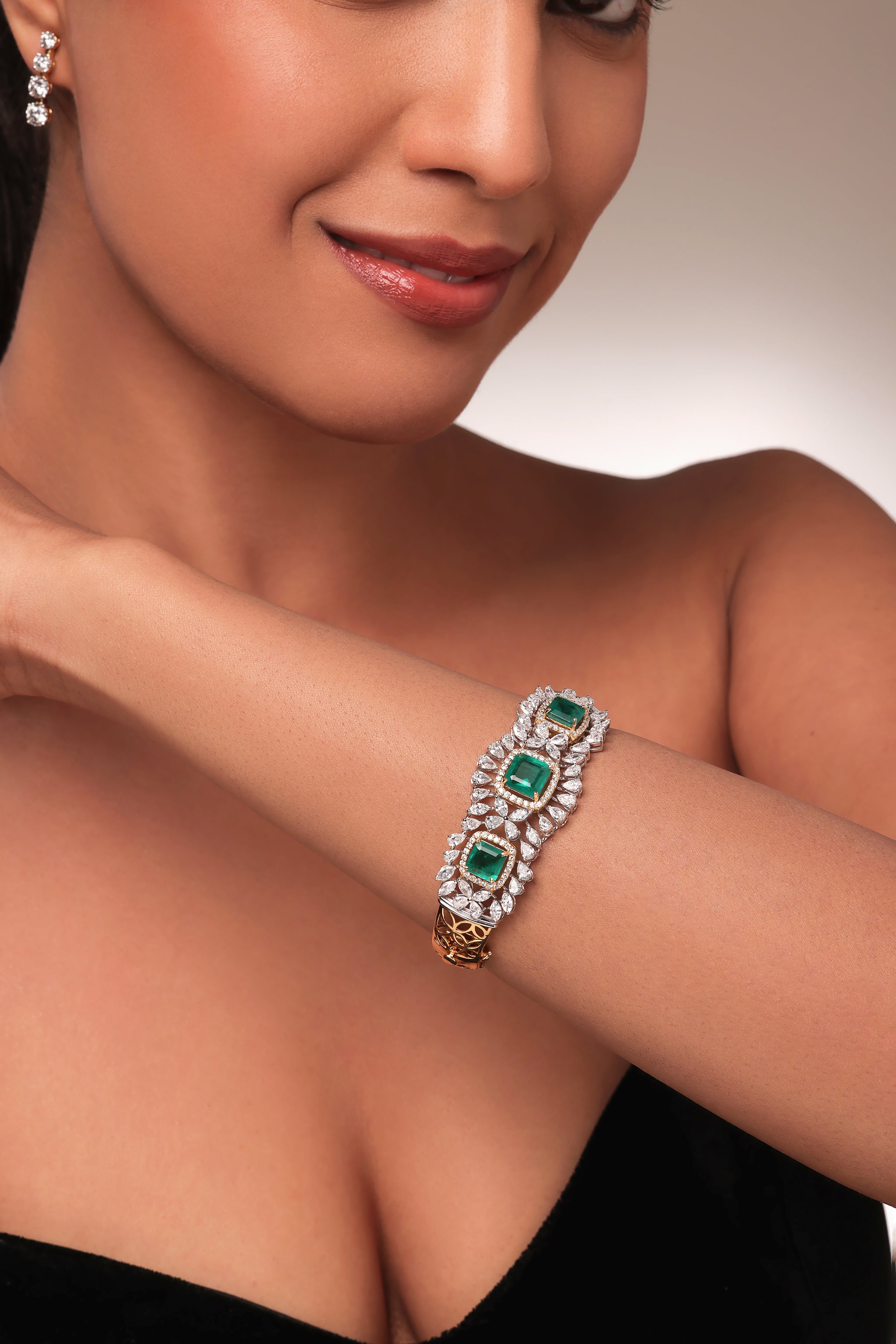 Halo Emerald stone & diamond Oval Bangle