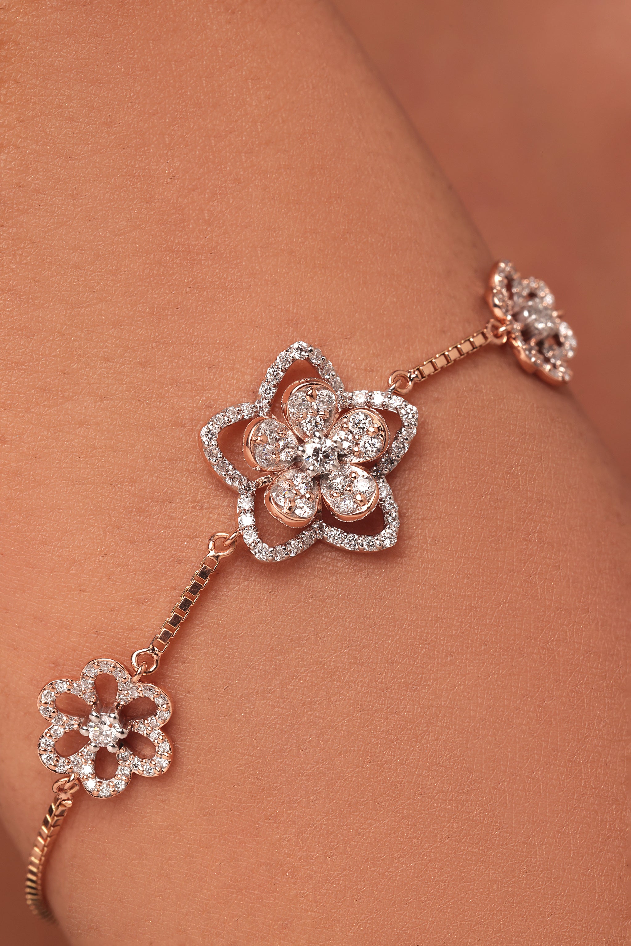 Round Diamond Flower chain Bracelet