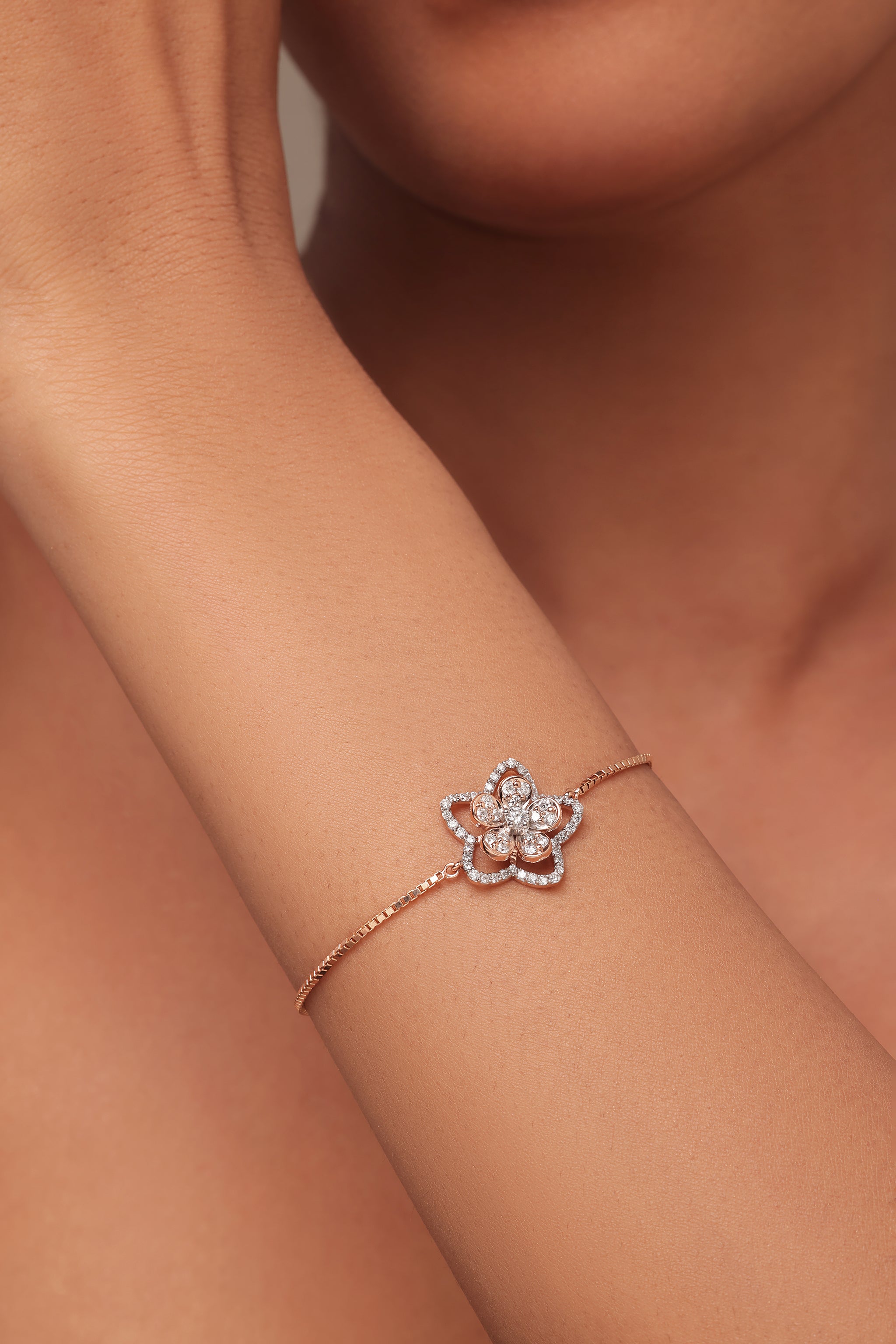 Round Diamond Floral Cluster bracelet
