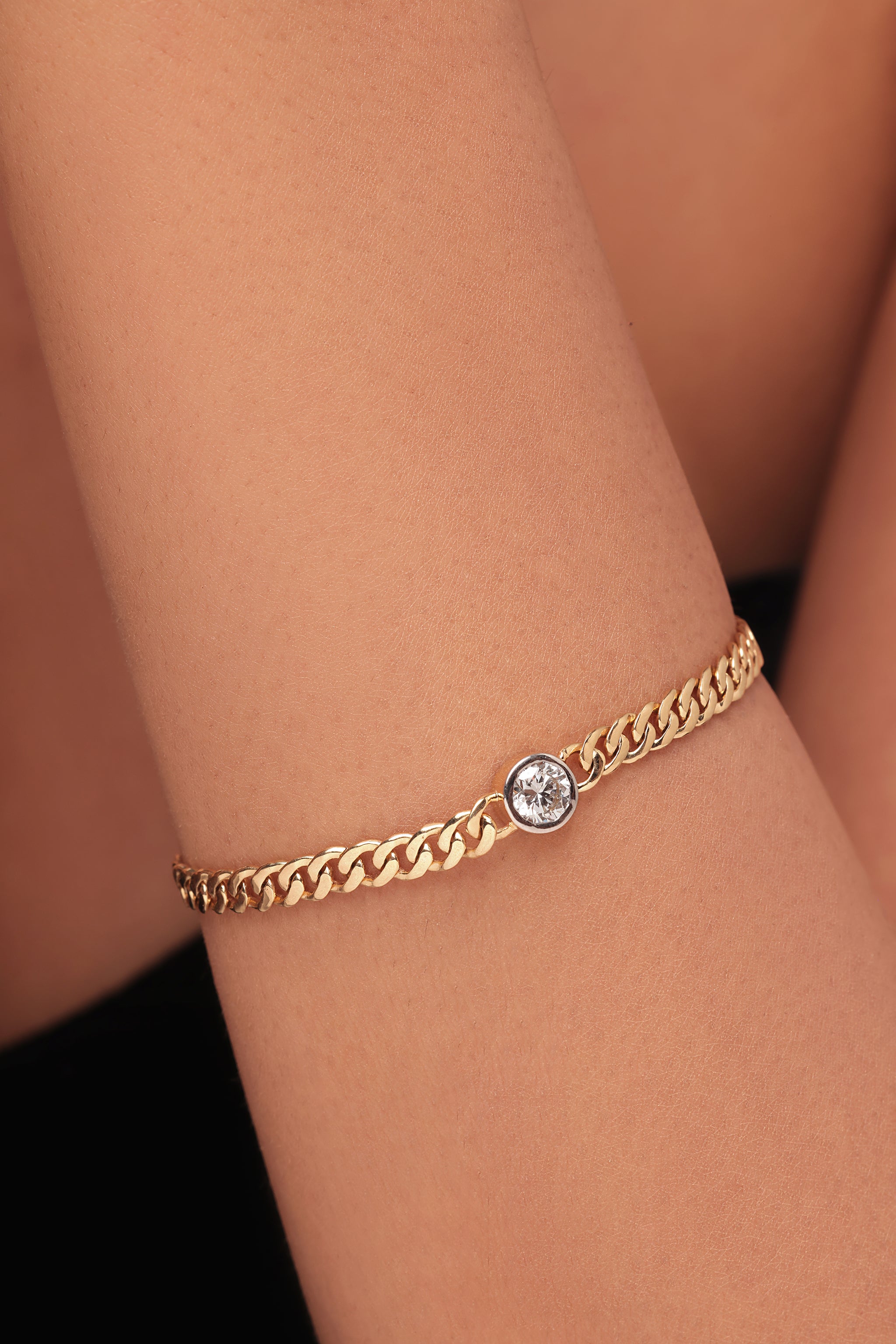 Round solitaire cuban chain bracelet