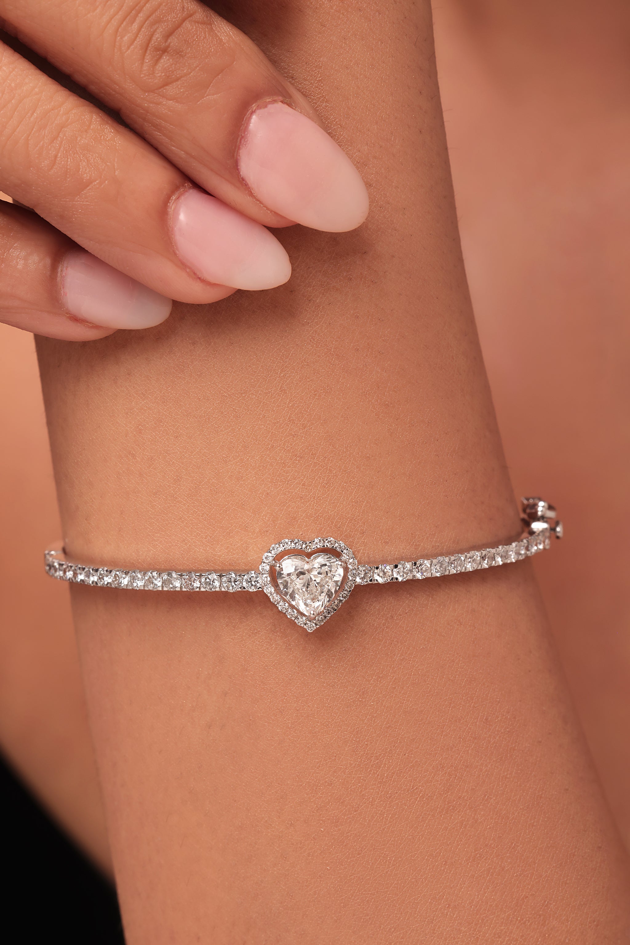 Heart Halo Diamond Oval bracelet