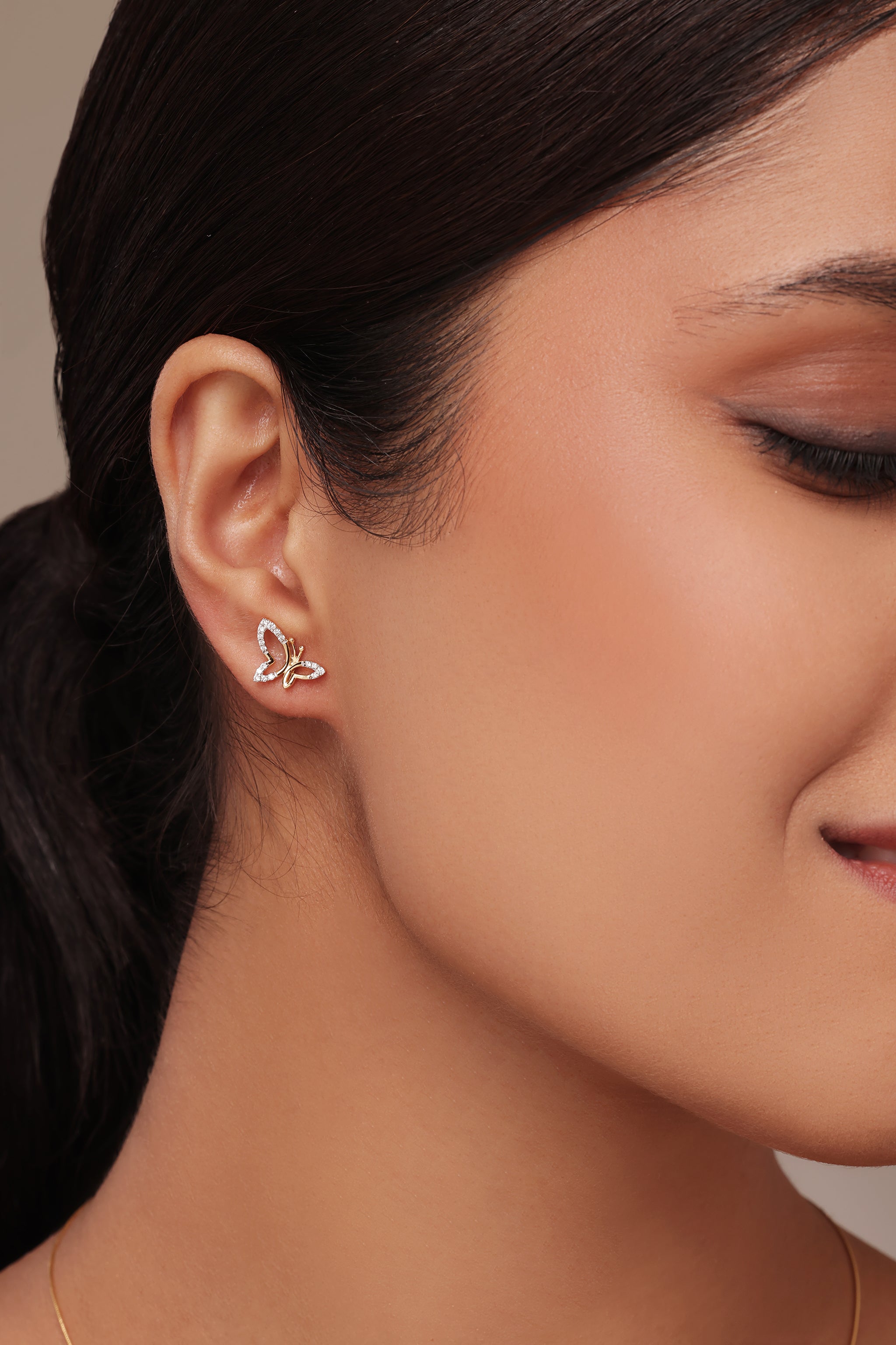 Round Diamond Studded Butterfly Earrings