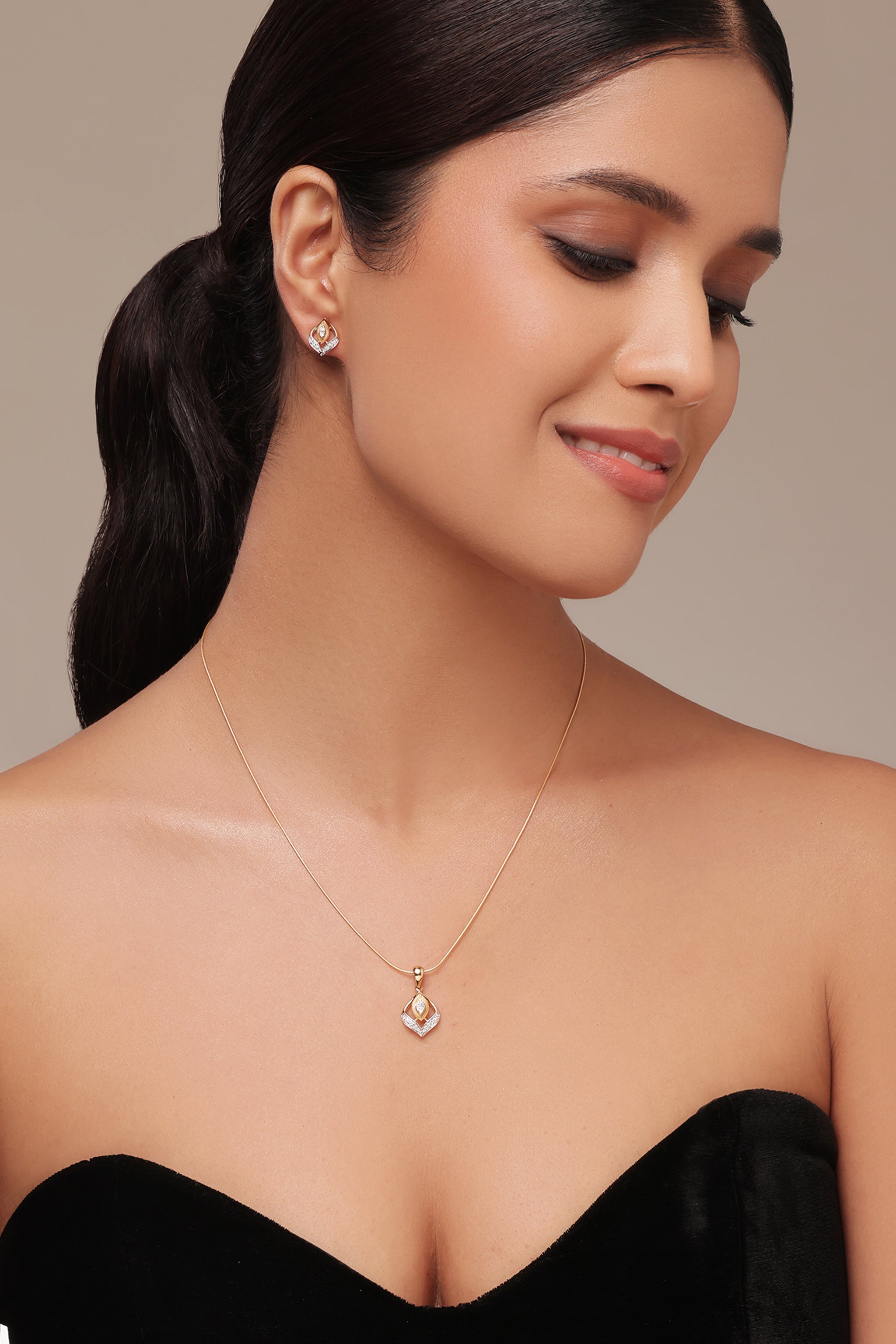 Round Diamond Cluster and Gold Earrings