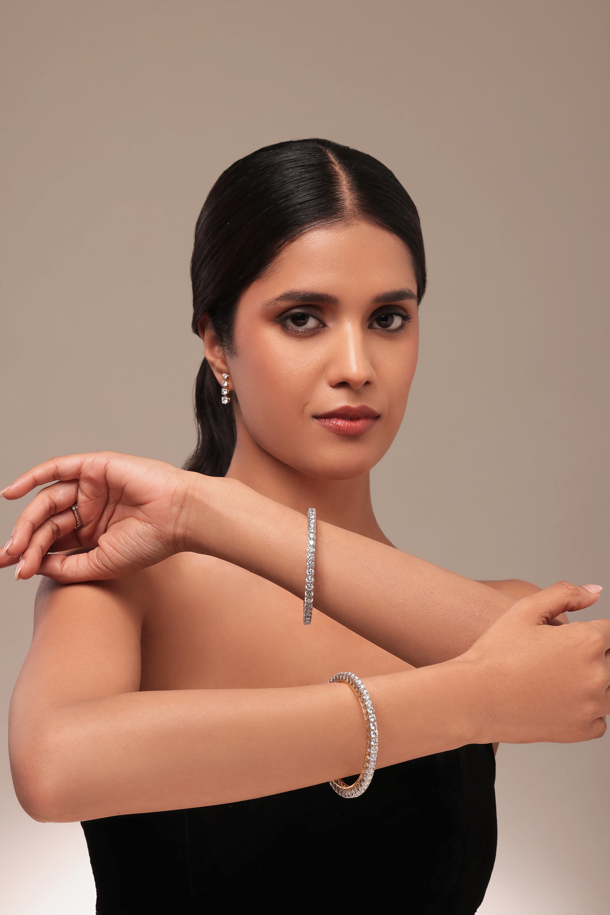 ROUND CUT DIAMOND BANGLE