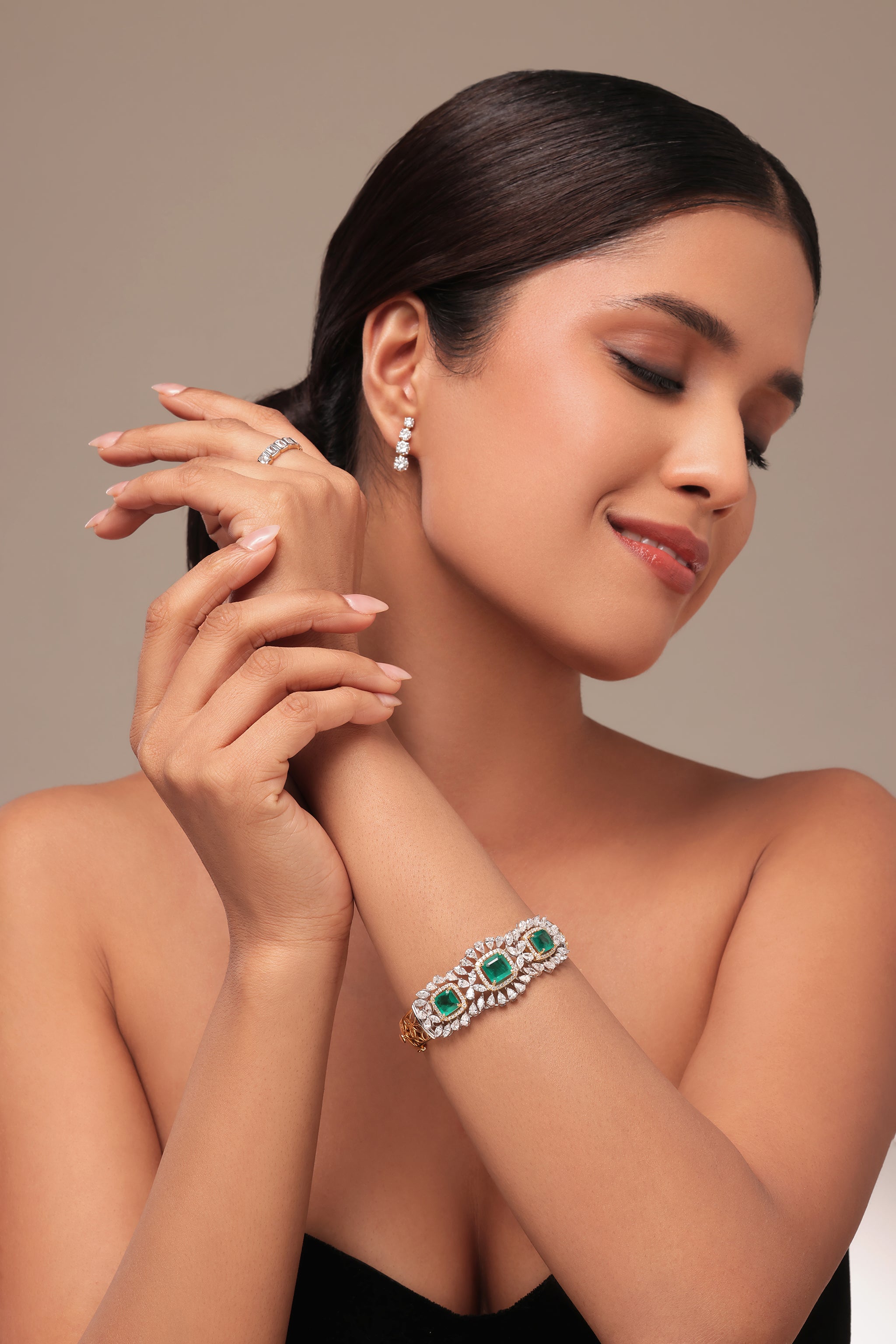 Halo Emerald stone & diamond Oval Bangle
