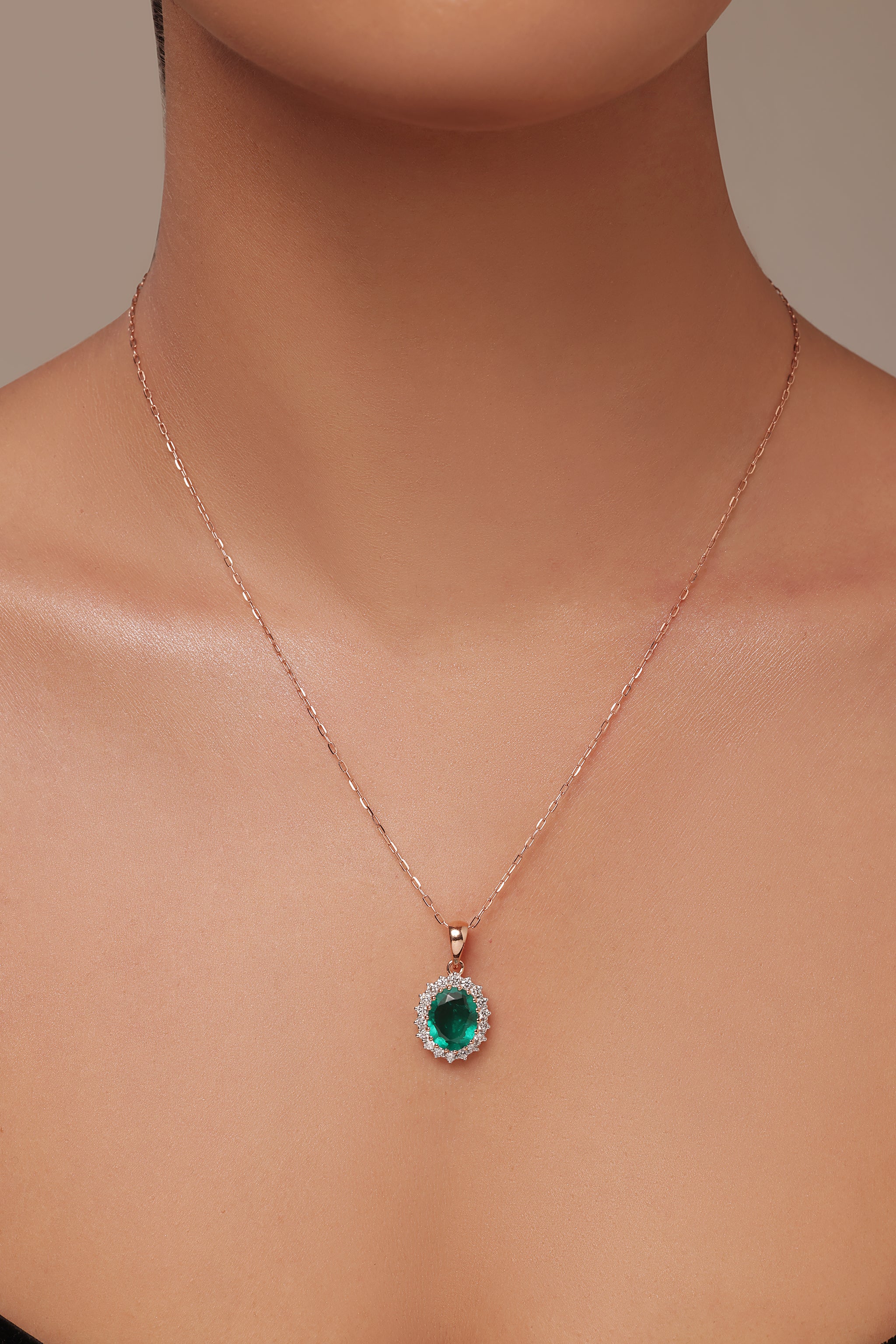 Round emerald stone - sunburst pendant