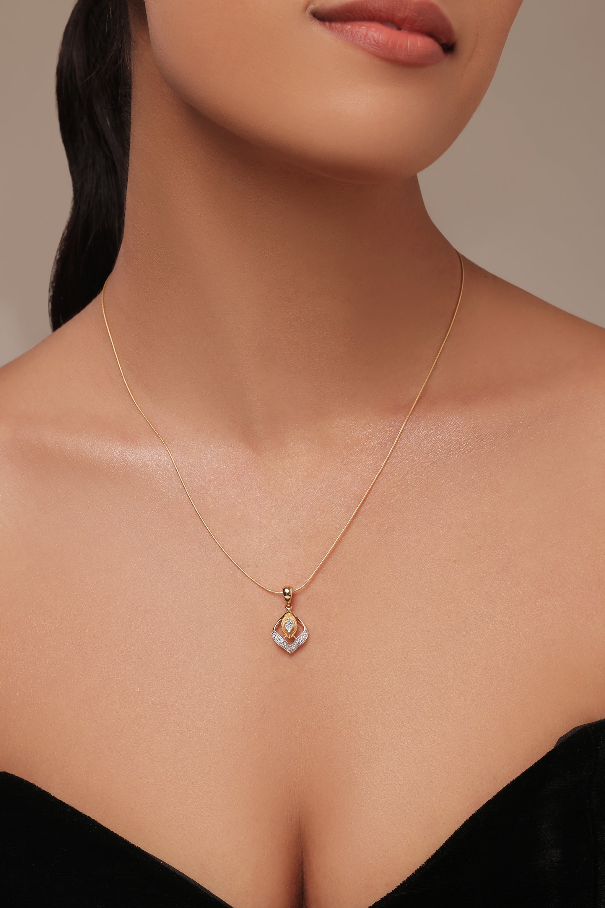 Round Diamond Cluster and Gold Pendant