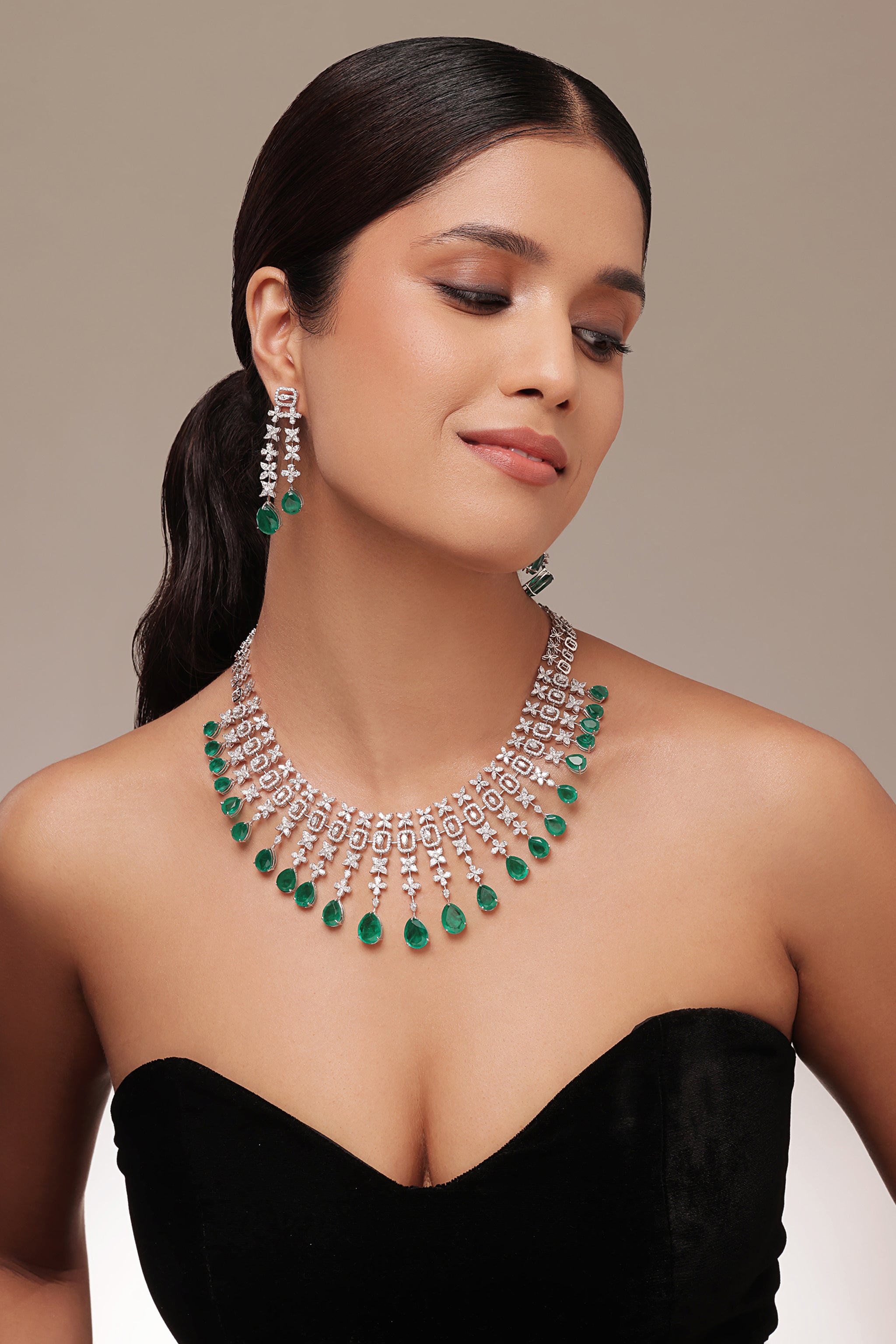 Emerald & Mult Diamond Earring