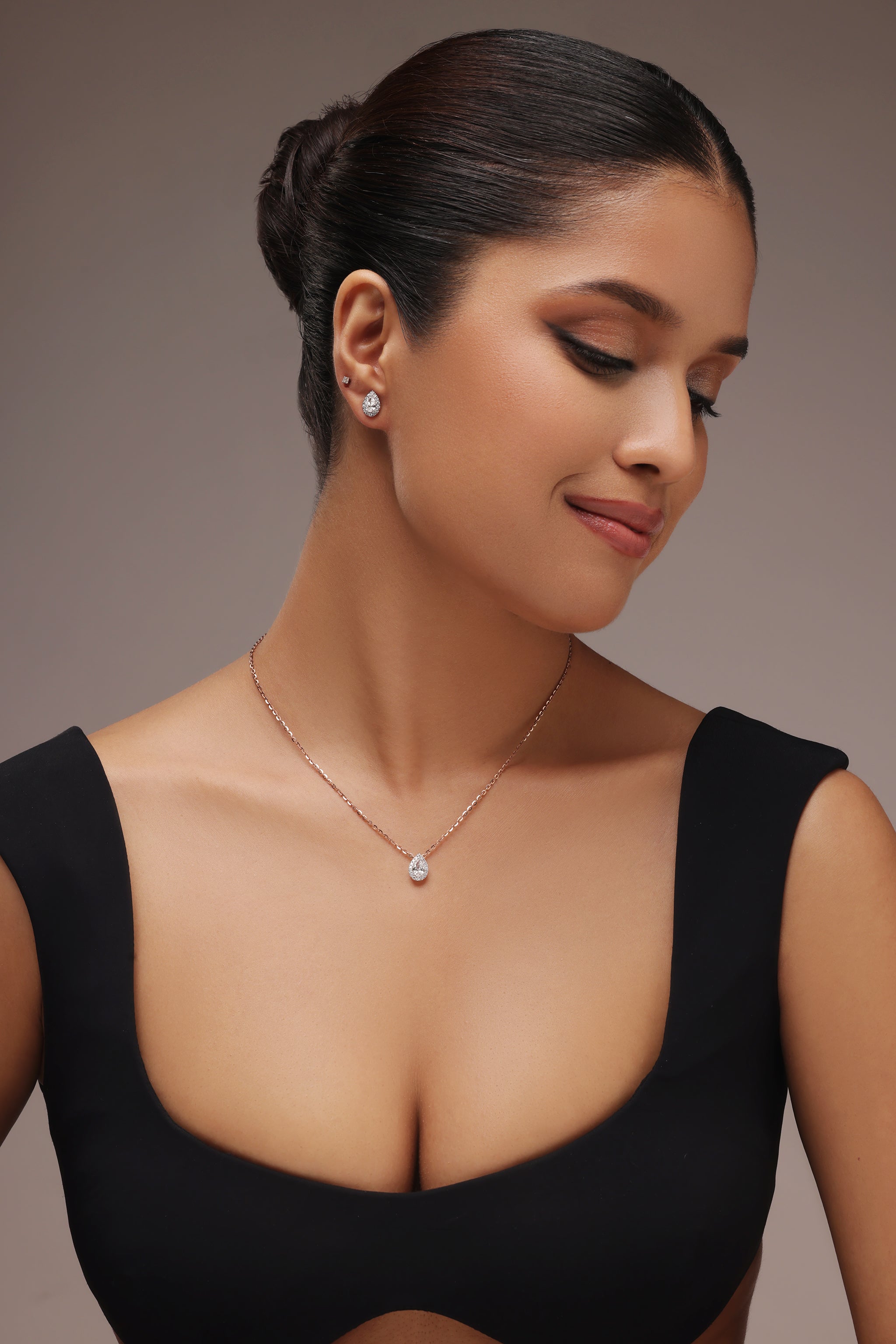 Pear Halo Diamond Earring