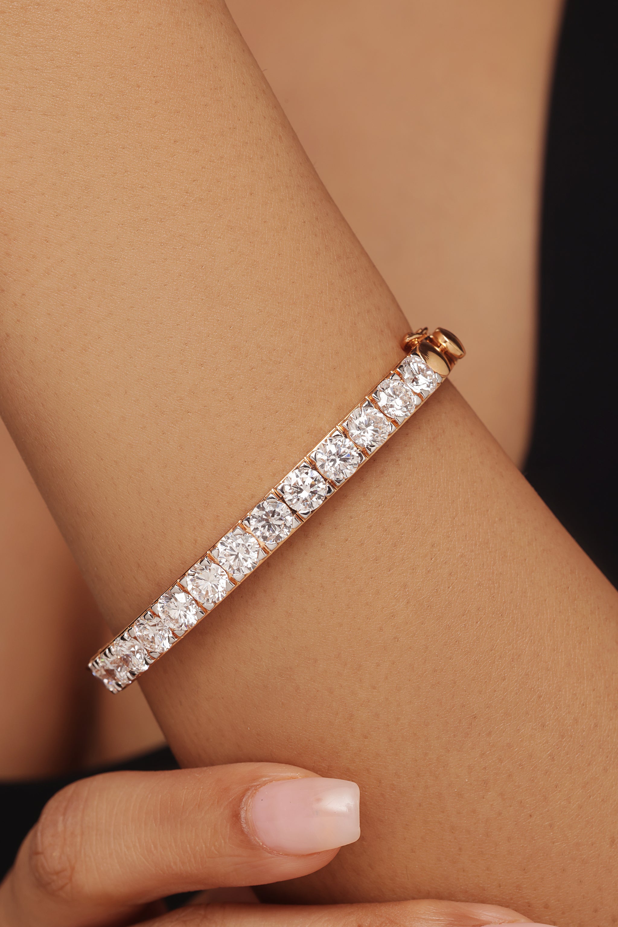 Round Solitaire Oval Bracelet